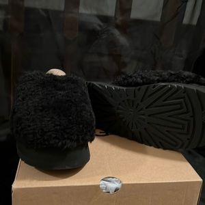 UGG Maxi Genuine Shearling Platform Clog size 9